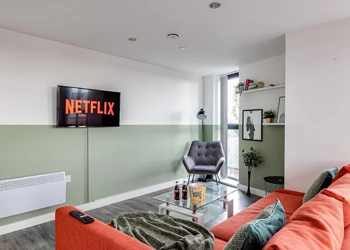 Stunning 2 Bed Apt With Free Parking Close To Cc